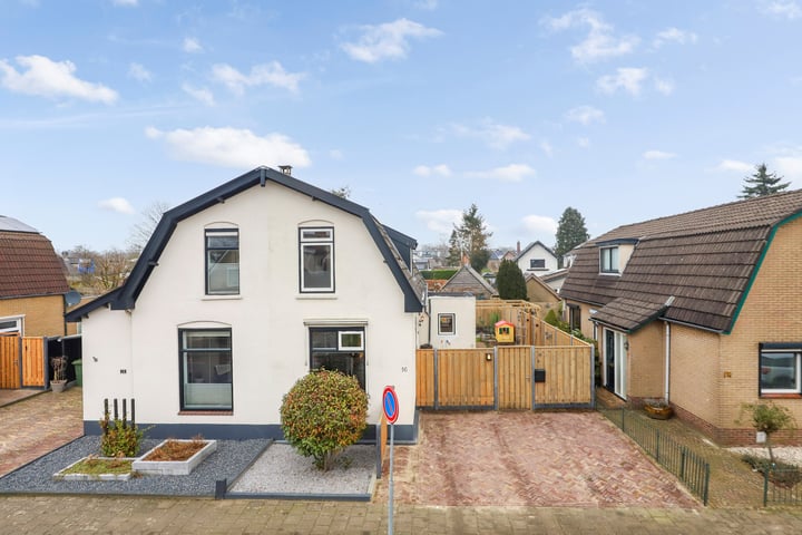 Hertenlaan 16 in Apeldoorn foto