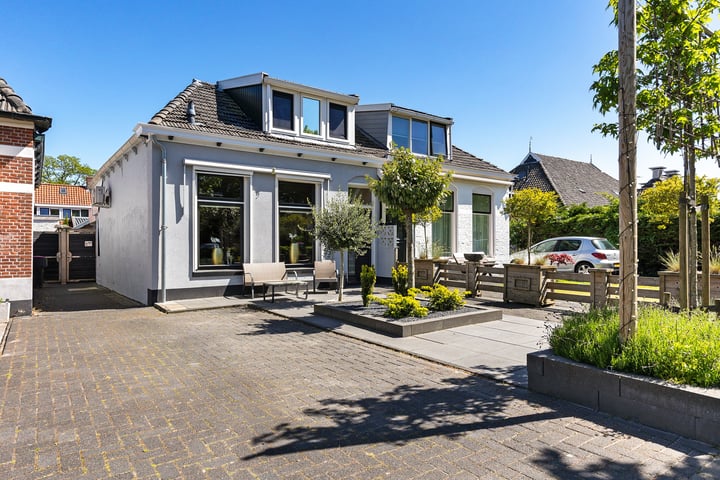 Hertog van Saxenlaan 10 in Franeker foto