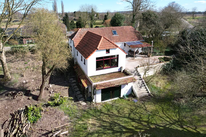 Herwensedijk 1a in Herwen foto