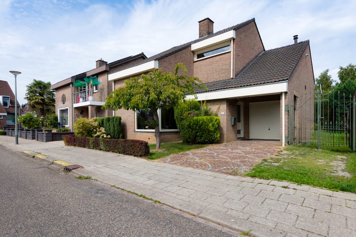 Het Ambacht 2 in Brunssum foto