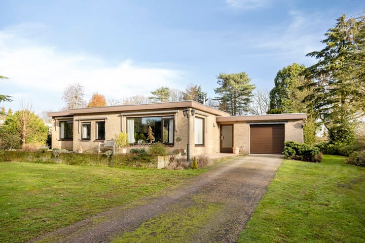 Heuveleindseweg 13 in Best