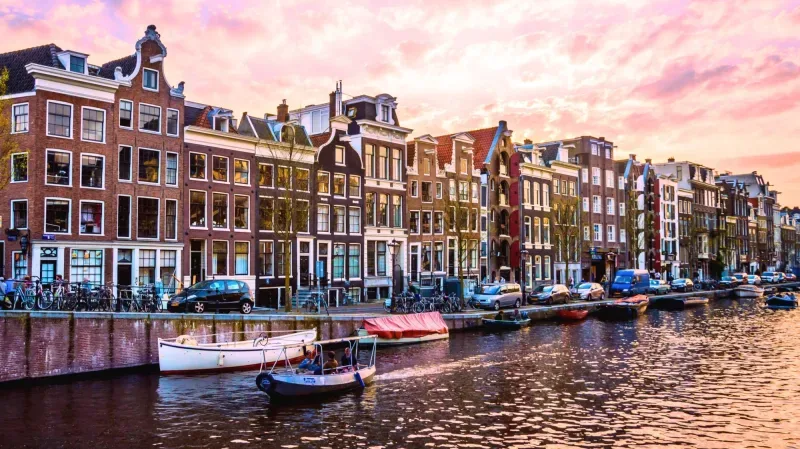 Office photo of HHW Makelaars