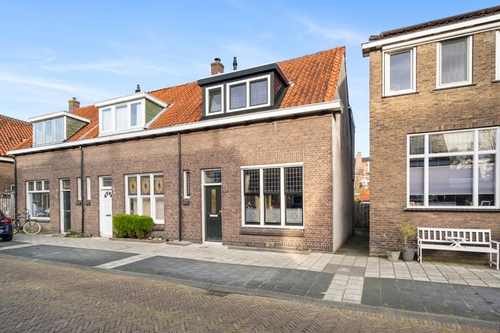 Hoekenessestraat 6 in Dordrecht foto