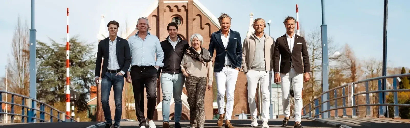 Team foto van HOLLAND WEST MAKELAARDIJ