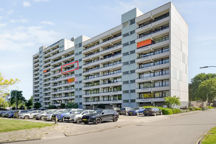 Holtlaan 111 in Emmen foto