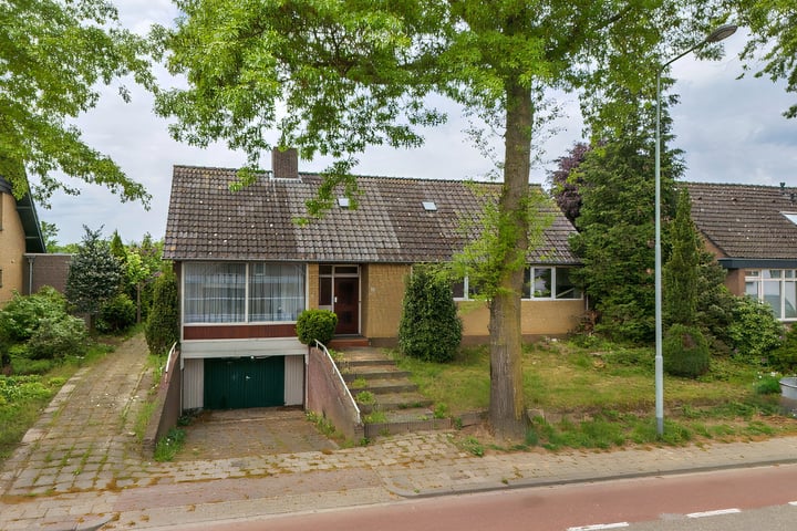 Hoofdstraat 42 in Meerlo