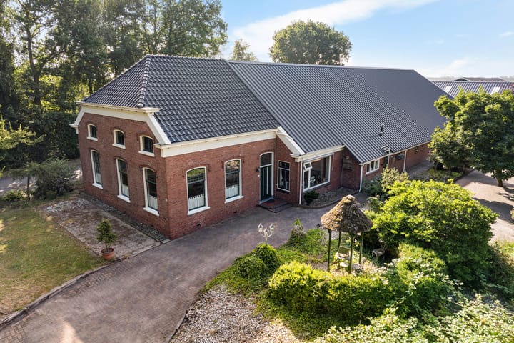 Hoofdweg 10 in Kolham foto