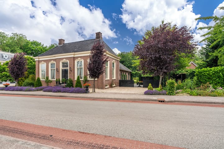 Hoofdweg 103 in Midwolda foto