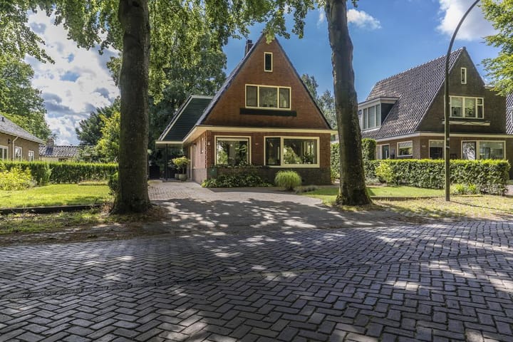 Hoofdweg 104 in Bellingwolde foto