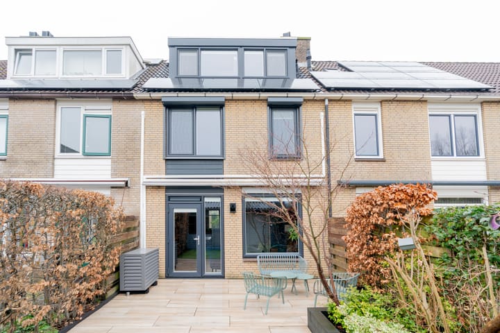 Hoofdweg 1101 in Nieuw-Vennep