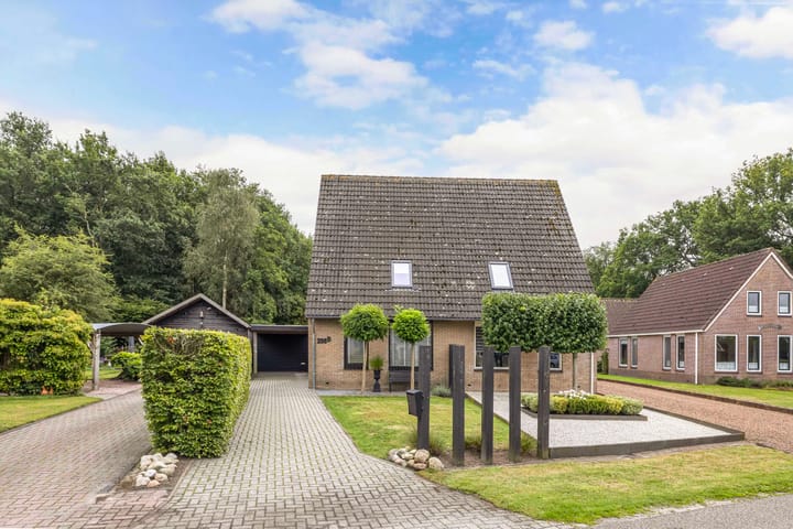 Hoofdweg 206D in Nijeholtpade foto