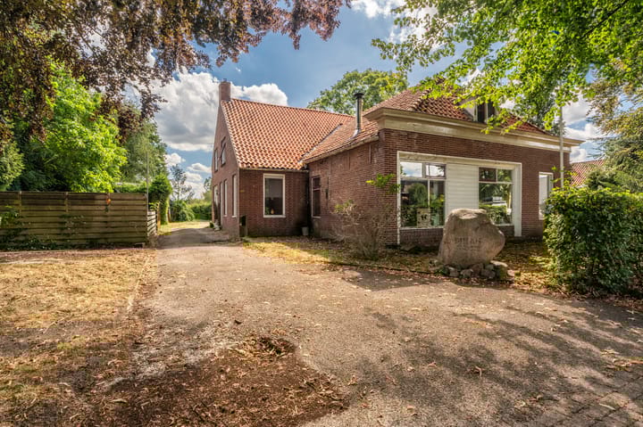 Hoofdweg 22 in Bellingwolde foto