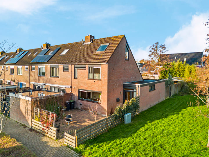 Hoogewoud 24 in Zwaag