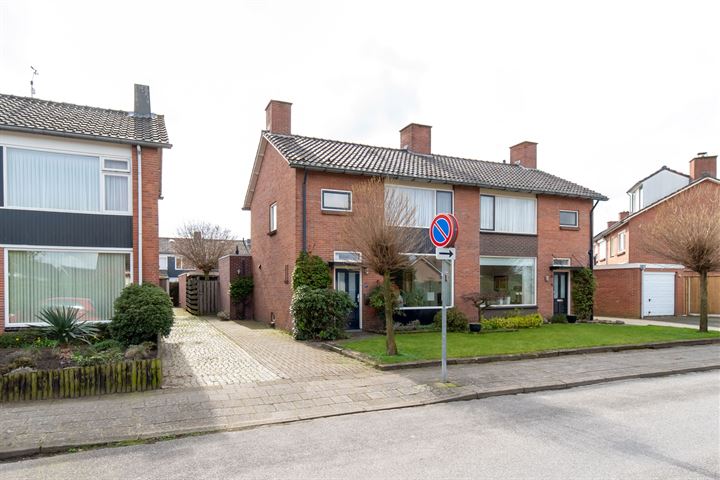 Houtstraat 27 in Losser foto