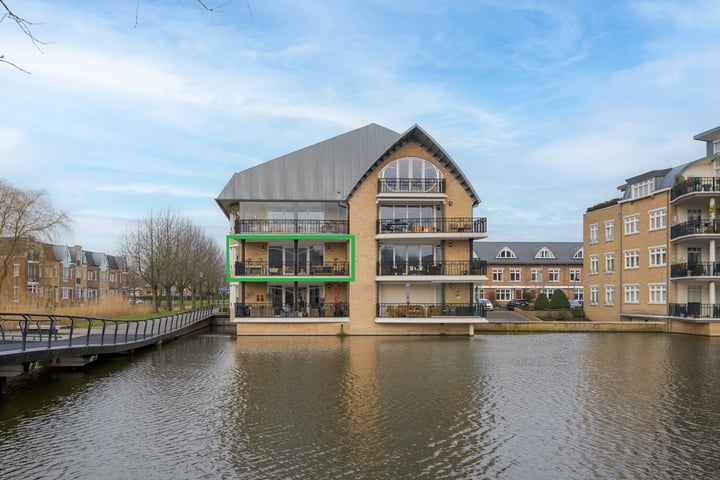 Hugo Clausstraat 6 in Voorschoten foto