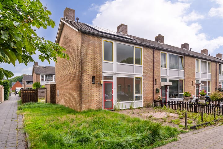 Iikmoune 17 in Gorredijk foto