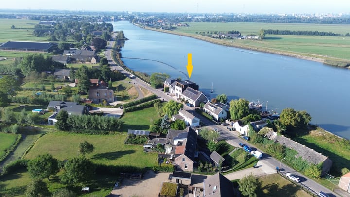 IJsseldijk-Noord 102a in Ouderkerk aan den IJssel foto