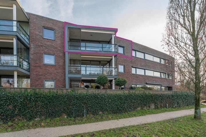 IJsvogelhof 15 in Leiden