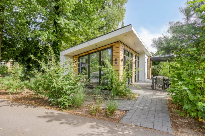 Immenweg 15R-331A in Lunteren foto