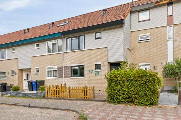 Ineke Sluiterstraat 19 in Almere