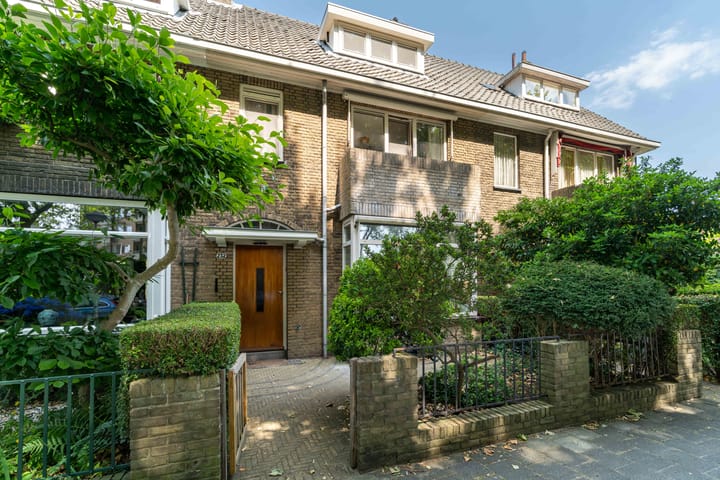 Insulindeweg 232 in Delft foto