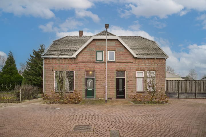 Irenestraat 17 in Beneden-Leeuwen foto