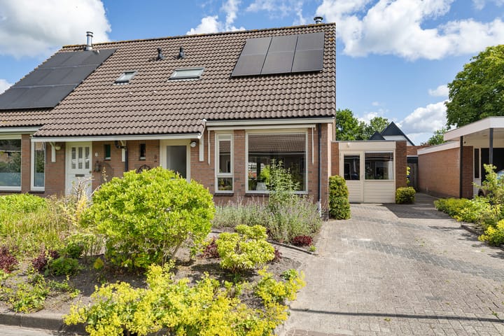 Isaac van Ostadestraat 8 in Nietap foto