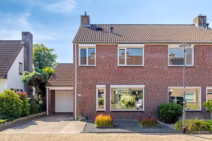 Isabellahof 48A in Venray foto