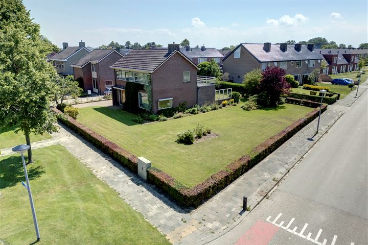 J F Kennedylaan 41 in Uithuizen foto