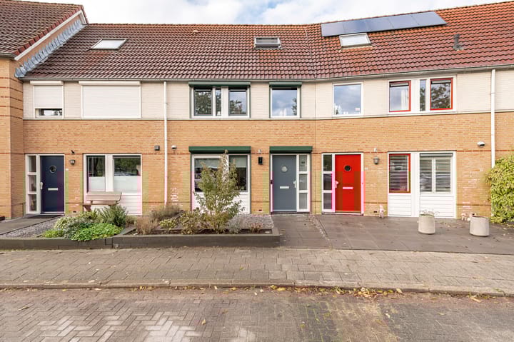 J.H. L.-van Herwaardenstraat 49 in Meteren foto