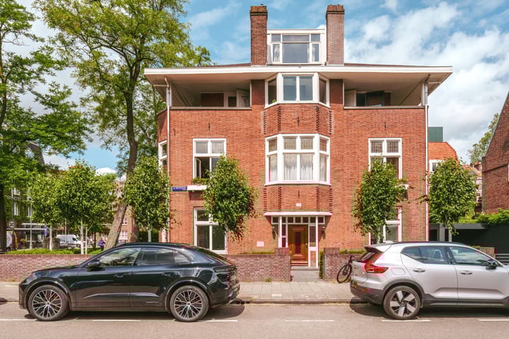 J.J. Viottastraat 32-2 in Amsterdam foto