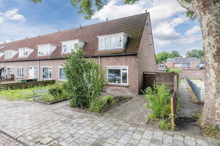 J van der Veenstraat 26 in Hoogeveen foto