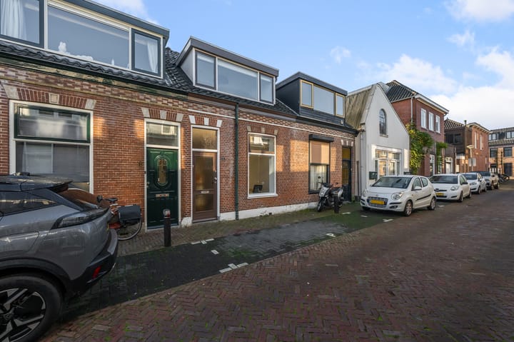 J.W.C. Bloemstraat 6 in Alphen aan den Rijn foto