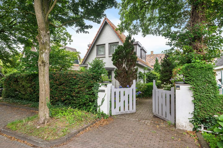 Jan Apeldoornweg 11 in Bergen (NH) foto