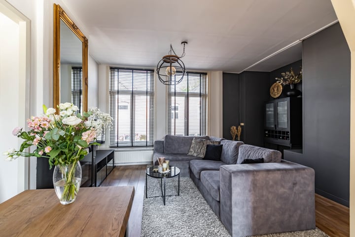 Jan Goeverneurstraat 31a in Groningen foto