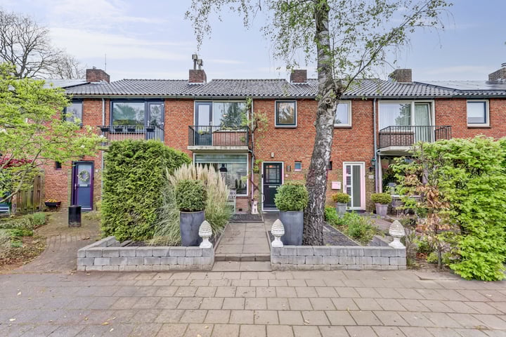 Jan Th. Tooroplaan 122 in Ede foto