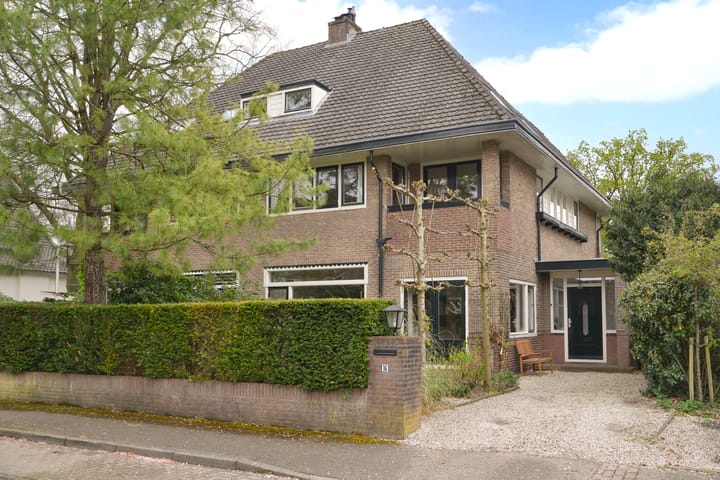 Jan Toebacklaan 16 in Bussum foto