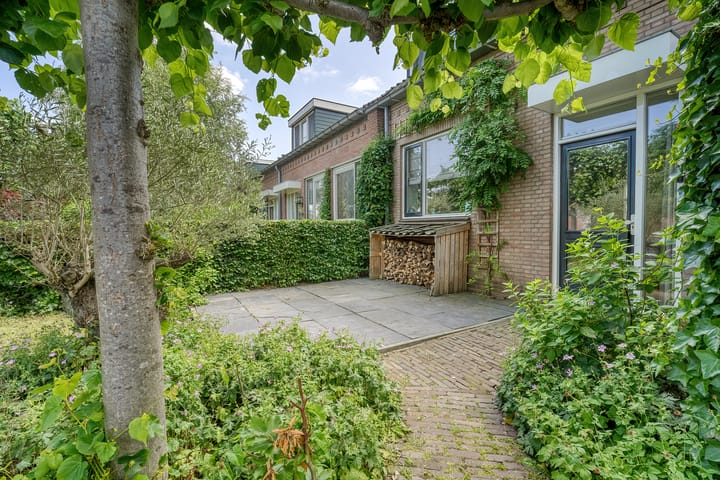 Jan van Banningstraat 2C in Zoeterwoude foto