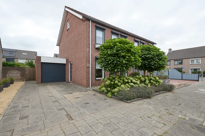 Jan van Eyckstraat 43 in Axel foto