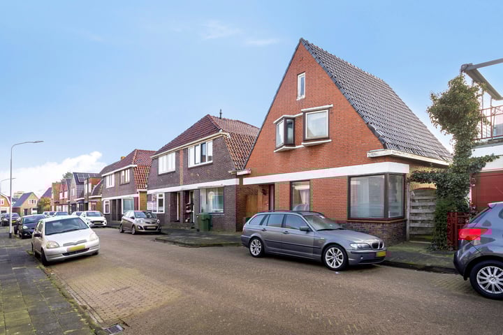 Jan van Galenstraat 22 in Delfzijl foto