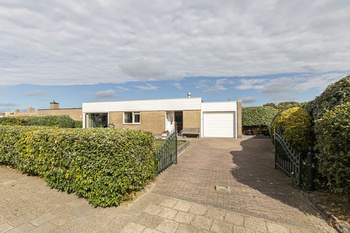 Jan van Gentstraat 11 in Petten foto