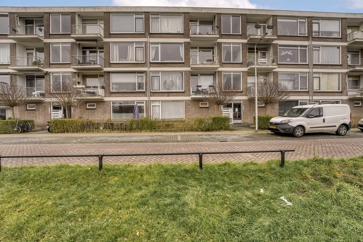 Jan van Goyenplantsoen 56 in Voorschoten foto