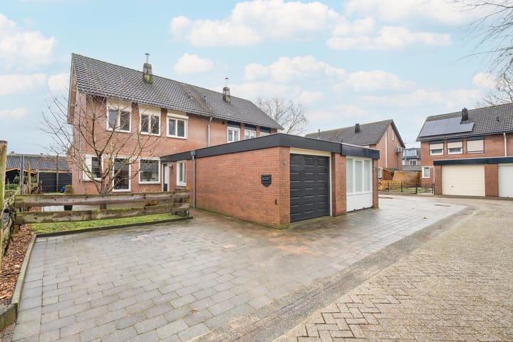 Foto van woning Jan van Nassauplein 6, Buren