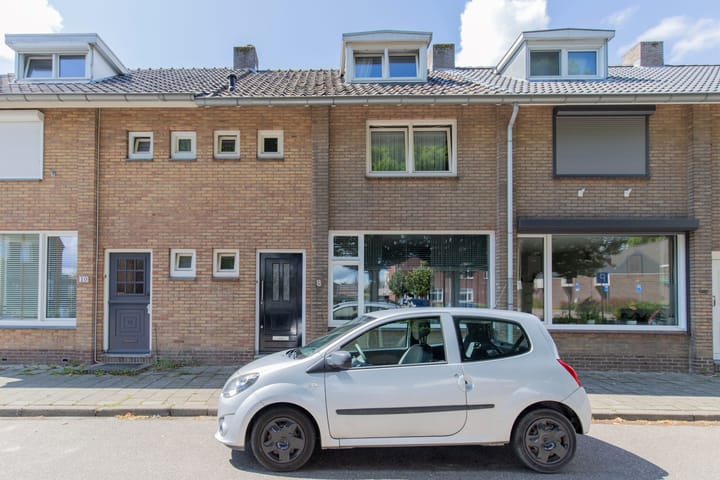 Jan Willenstraat 8 in Geleen foto