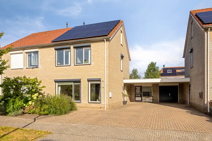 Jasmijn 14 in Coevorden foto