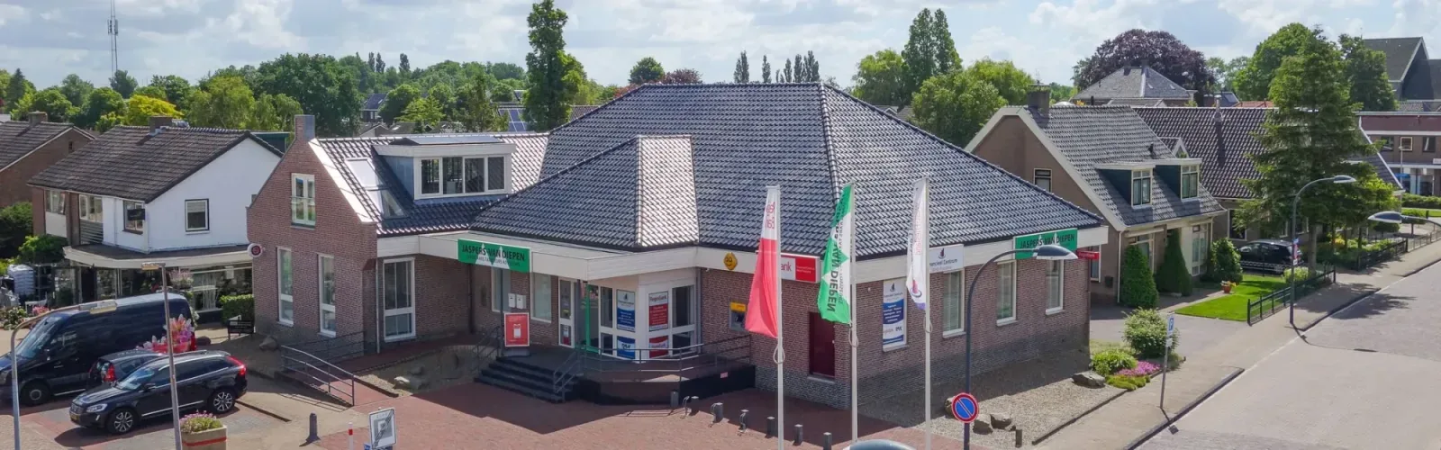 Team foto van JASPERS - VAN DIEPEN Makelaars Taxateurs Adviseurs