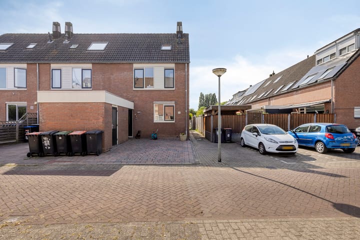 Jean-Paul Sartre-erf 63 in Dordrecht