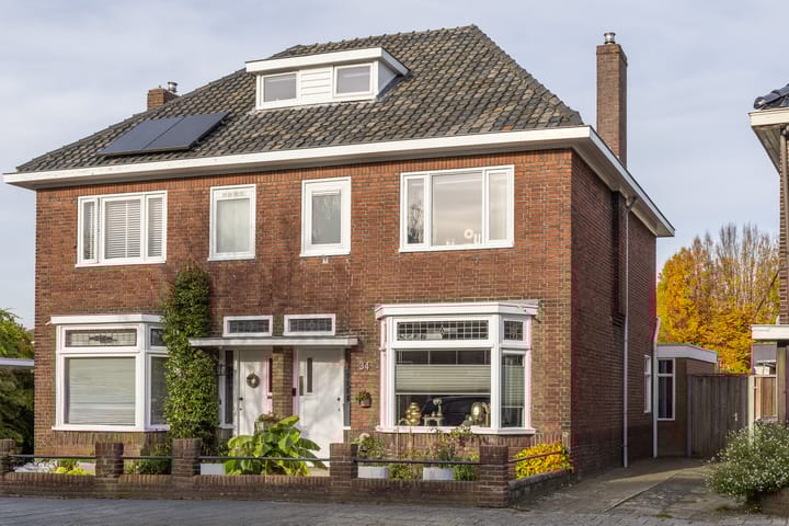 Johan van Reesstraat 34 in Enschede foto