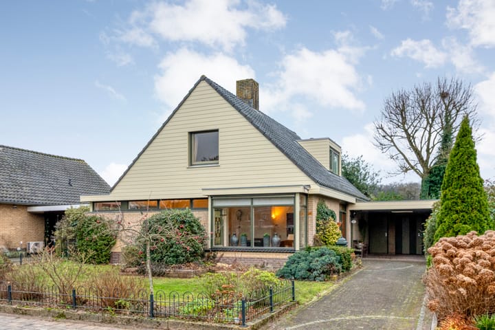 Johanna van Burenstraat 34 in Hellendoorn foto