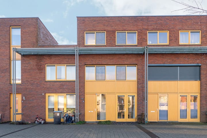 John Lennonstraat 36 in Lent foto